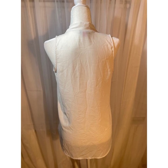 Vince Camuto Size XSmall Sleeveless Blouse‎ V-Neck White - Picture 2 of 4